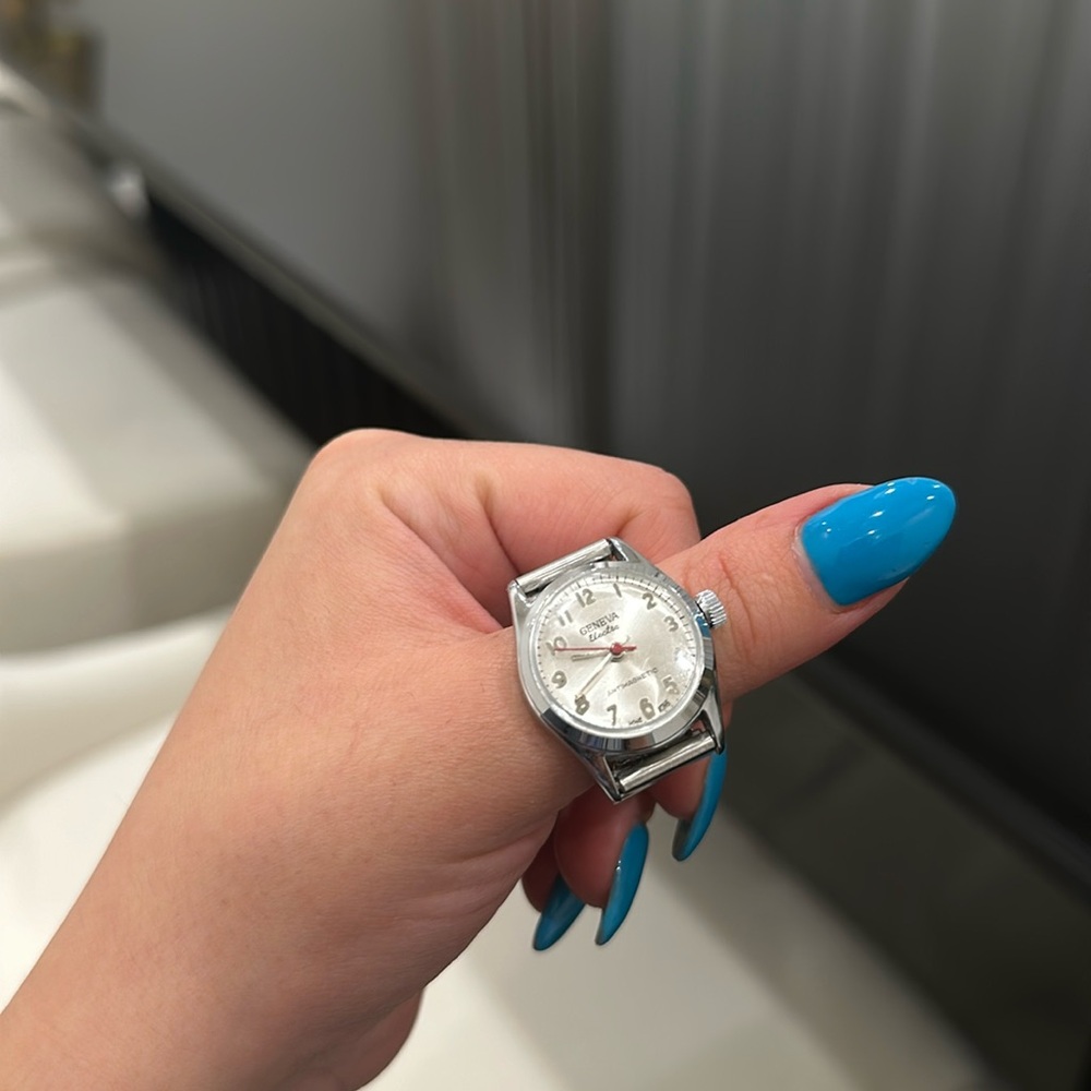 Geneva Electra Ring Watch